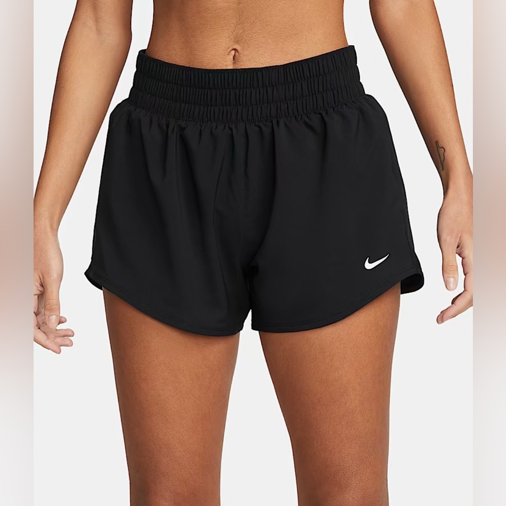 Nike One Women’s Large Mid-Rise 3" Shorts in Black with Back Pocket